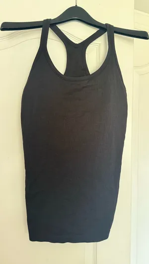 Lululemon black tank  thumbnail 1