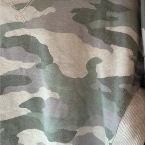 Aerie Camo Pullover size Medium thumbnail 5
