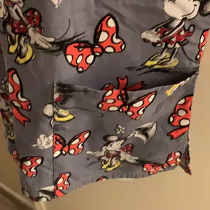-Disney mini mouse design scrubs size XS grey top thumbnail 5