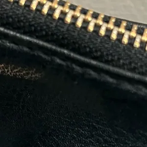 Madden NYC Elegant Black Bag with Gold Zipper-preowned thumbnail 4
