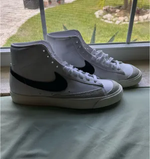 High-Top Nike Sneakers thumbnail 3