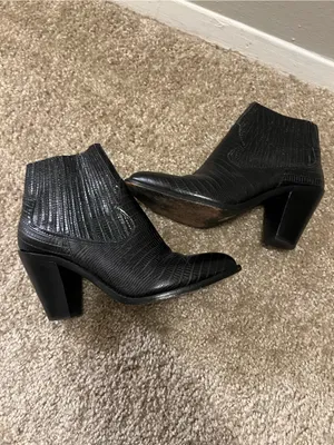 ASH IIona Pull on Heeled leather embossed ankle bootie 39‎ thumbnail 7