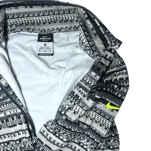 Nike Pro Warm 8 Bit 1/2 Zip Long Sleeve Run Layer Medium Mock Neck Activewear thumbnail 2