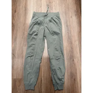 Lululemon Dance Studio Jogger Sage Green Ribbed Textured Pants Size 6 LW5BPJS thumbnail 3