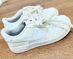 Nike Air Force 1 Low Triple White Women’s Sneakers Size 5.5 thumbnail 1