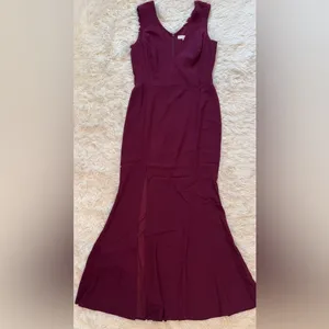 NWOT Dress the population Sandra Plunge Crepe Trumpet Gown Burgundy sz S thumbnail 4