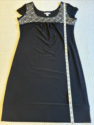dressbarn 8 Black Scoop Neck White Floral Embroidered Mini Knee Length Dress LBD thumbnail 12