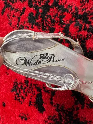 Dainty Silver Diamond Accented Kitten Heels thumbnail 9