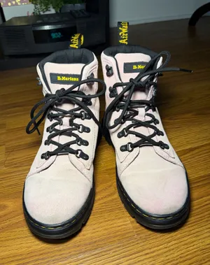 Dr. Martens Women's Pink Suede Combs Boots Combat Grunge Hiker Barbie 8 thumbnail 1