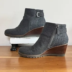 Dr Scholls Boots Womens‎ 7.5 M Darcy Casual Side Zip Wedge Bootie Gray Fabric thumbnail 2