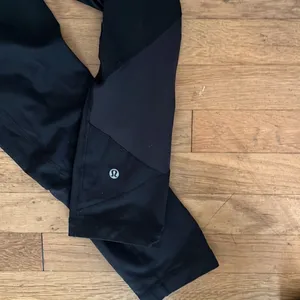 Lululemon Inspire cropped leggings! thumbnail 2