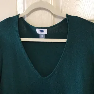 Old Navy Emerald green vneck sweater size xxl thumbnail 2