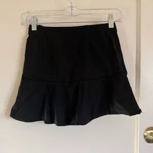 Zara Black Mini Skirt with Flounce Hem thumbnail 2