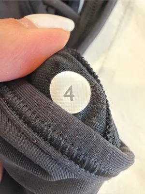 LULULEMON Women’s Sweaty or Not Sports Bra Black size‎ 4 thumbnail 7
