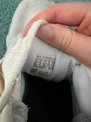 Adidas Sneakers thumbnail 3