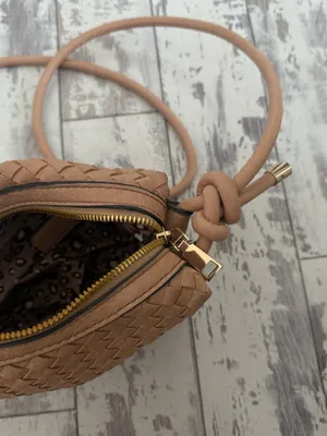 tan crochet purse thumbnail 6