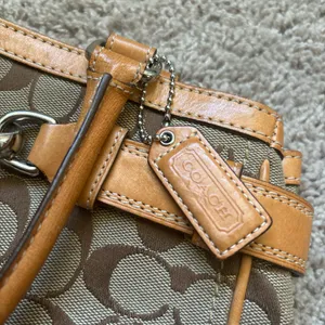 Vintage Coach Hampton Shoulder Bag thumbnail 9