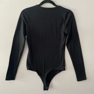 Abercrombie & Fitch Black Cut-Out Long Sleeve Bodysuit Top Women's size Small thumbnail 6
