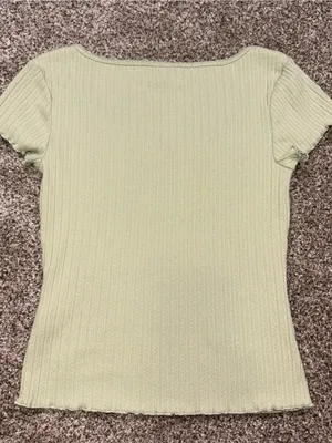 Universal Threads Sage Green Lettuce Edge Ribbed Short Sleeve Top Medium thumbnail 3
