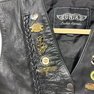 Unik Vintage Motorcycle Black Leather Vest with Unique Pins Size L‎ thumbnail 2