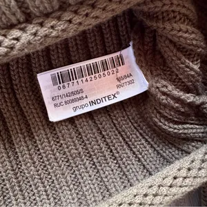 Zara Women’s Ribbed Knit Cropped Cowl Turtleneck 100% Acrylic Sweater Size Small thumbnail 4