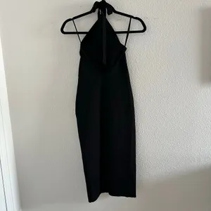 Alice + Olivia Noe Knit Halter Midi Dress Black Medium NWT thumbnail 4