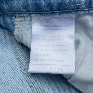 Kancan Jeans‎ Light Wash Distressed Jeans Sz 5/26 Raw Hem High Rise Denim Boho thumbnail 11