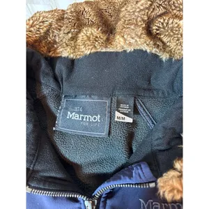 Women's Marmot Navy Blue Fur Hooded Jacket‎ Size Medium thumbnail 3