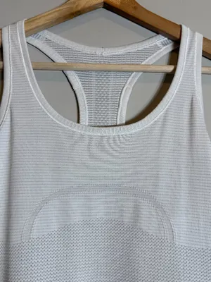 Lululemon Swiftly Tech Racerback Tank Top Women's 8 White Workout Gym Fitness thumbnail 6