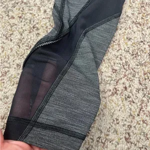 Lululemon Inspire Tight II Grey Black Size 2 thumbnail 8