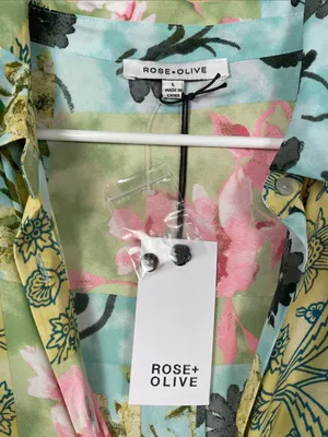 NWT Rose & Olive Women’s Floral Print Patchwork Silky LS Button-Up Blouse thumbnail 7
