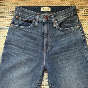 The Momjean in Downey Wash Size 25 Mom Jean Rigid Denim High Rise thumbnail 3