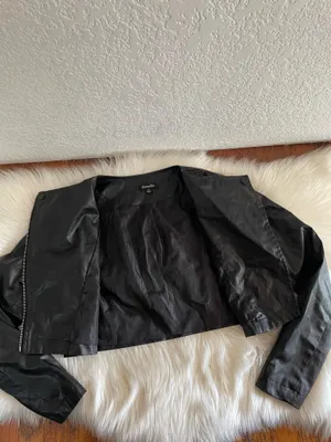Camellia Faux Leather Jacket Size Small Black Moto Cropped thumbnail 5