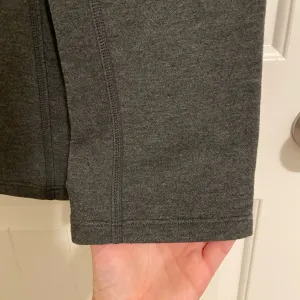 NWOT | Nike women’s gray loose cropped‎ lounge sweatpants — small thumbnail 4