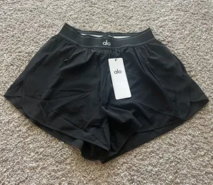 ALO Yoga Women's NWT Match Point Shorts thumbnail 1
