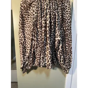 H&M Women's Size Medium Tie-Neck Blouse Light Beige Leopard Print Long Sleeve thumbnail 9
