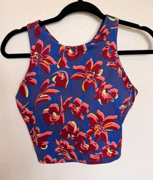 Athleta Conscious Crop Size Medium thumbnail 1