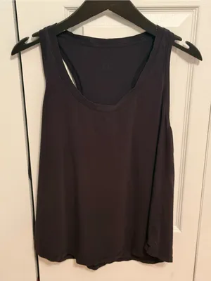 Lululemon Love Tank in Black thumbnail 2