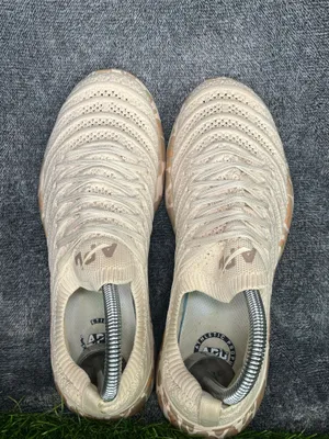 APL TechLoom Wave Women’s 7.5 Cream Knit Running Shoes EU 38 thumbnail 5