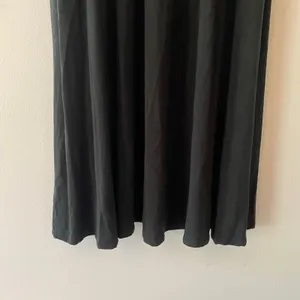 Wilfred Aritzia Black Market Midi Dress Stretchy Sleeveless Flowy Women's Medium thumbnail 6