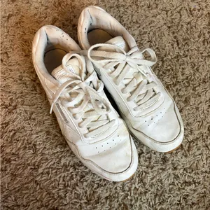 Reebok Sneakers Women’s size 8.5 thumbnail 2