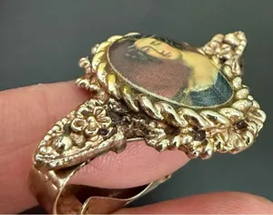 Vintage Unsigned Victorian Lady Portrait Cameo Scarf Clip 9g. thumbnail 11