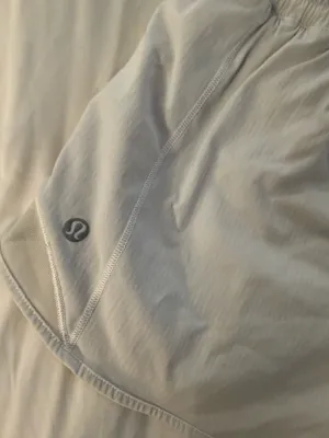 Lululemon Hotty Hot 4" Shorts Low-Rise thumbnail 3