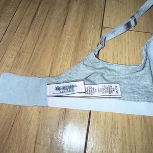 Gray Victoria’s Secret bra thumbnail 4