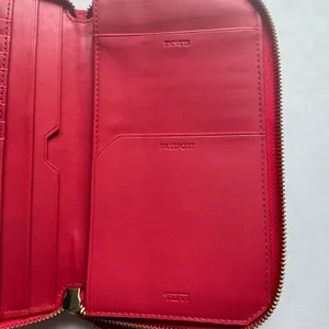 TUMI Vista Nylon Zip-Around Wristlet Strap Travel Wallet Red 4.5" X 7.5" thumbnail 5