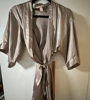 Victoria’s Secret silk robe thumbnail 1