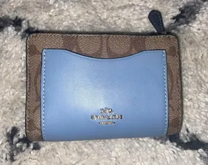 Coach wallet thumbnail 1