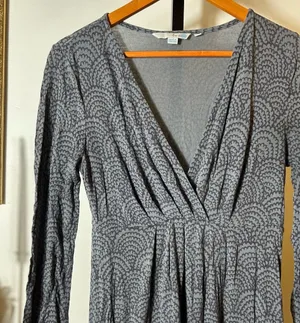 Boden Jersey Knit Dress Stretch Midi V-Neck 3/4 Sleeve‎ Gray Printed Size 6 thumbnail 1