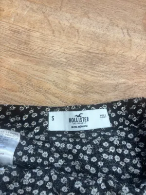 Hollister floral mini skirt thumbnail 3