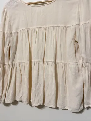 Madewell Tiered Button Back Top Size Medium Blouse Cream Business Casual thumbnail 5